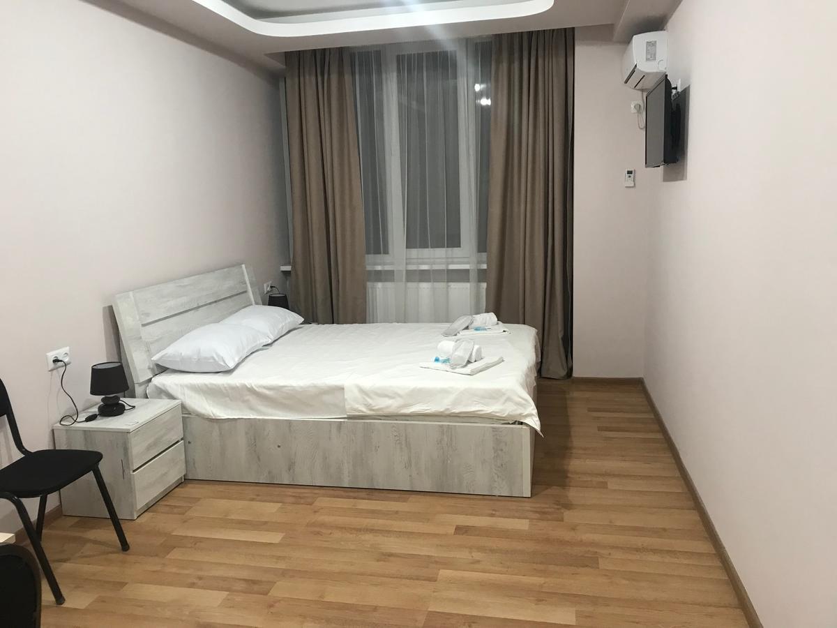 Hotel Caucasus Tbilisi Exterior foto