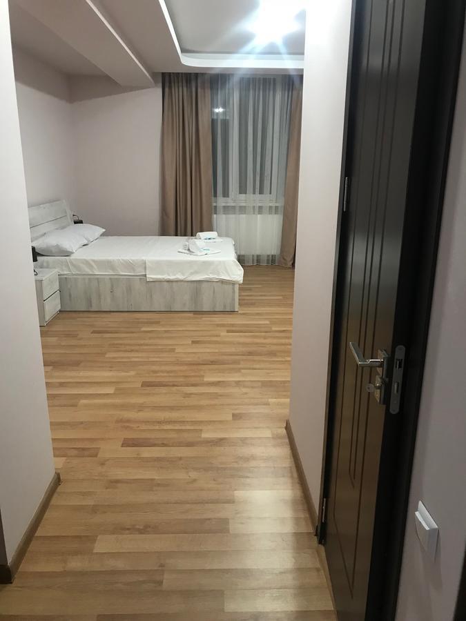 Hotel Caucasus Tbilisi Exterior foto